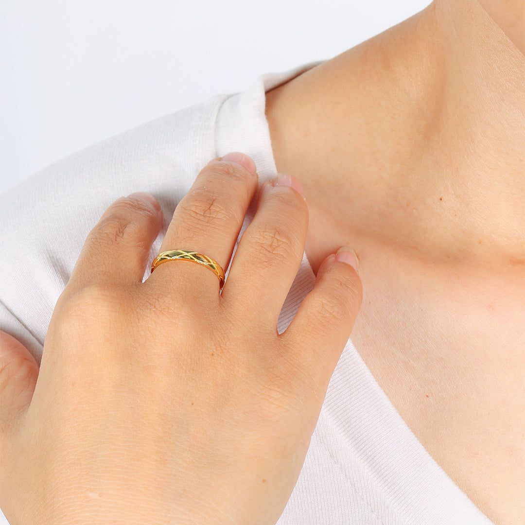 Classic Hatch Ring