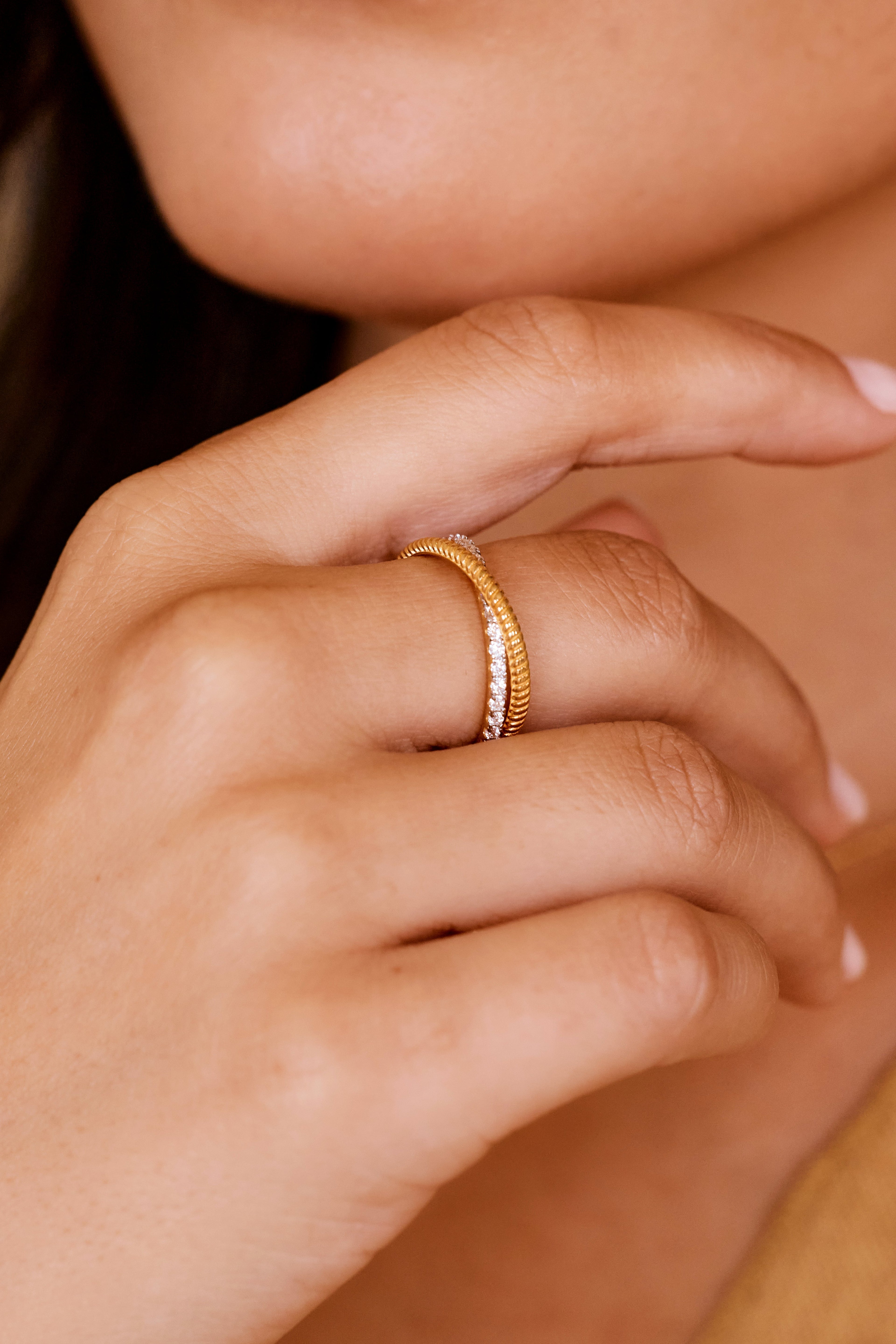 Twisted Interlocking Diamond Band
